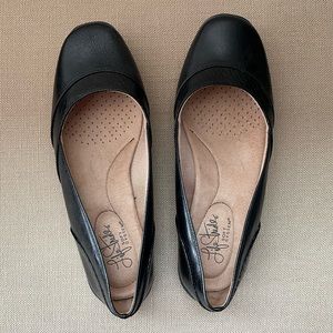 LifeStride black flats - NWOT!